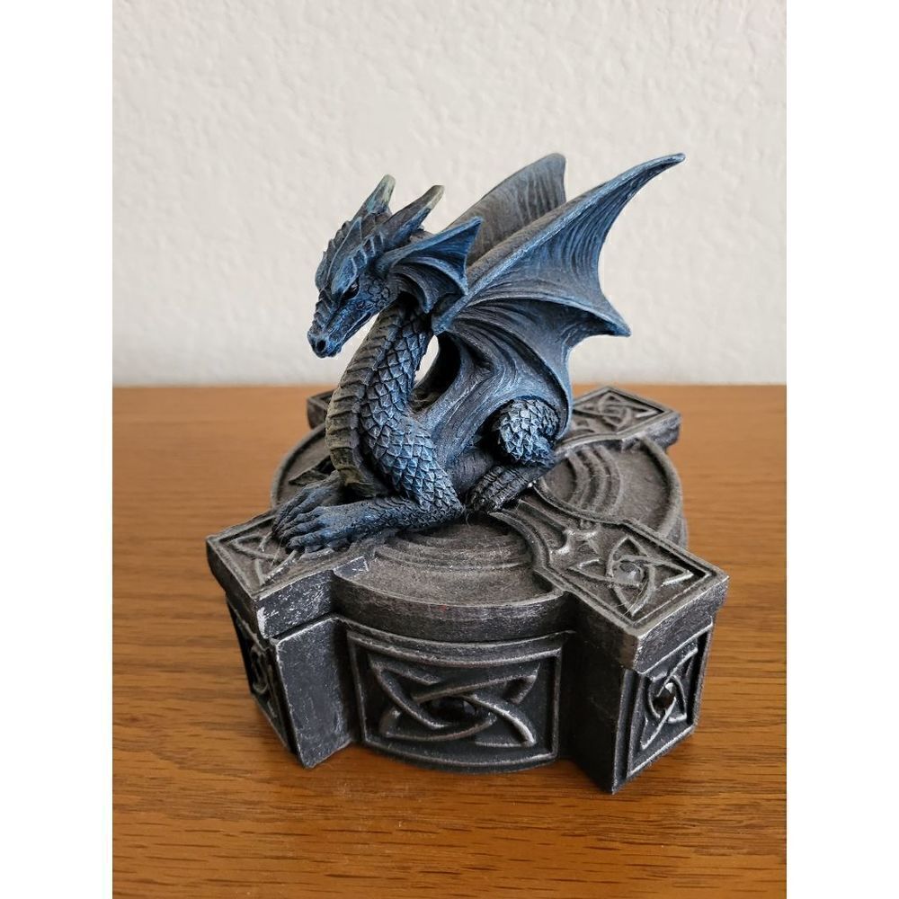 Dragon Keep Sake Box 
